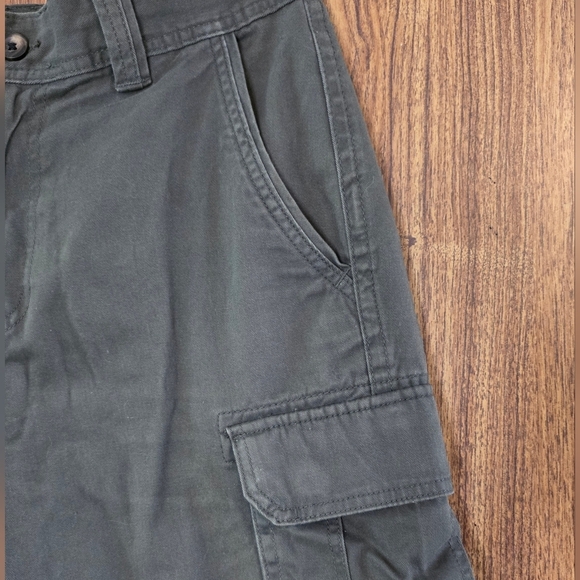 Amazon Essentials Dark Green Cargo Shorts Utility Army Green Shorts - Picture 6 of 16